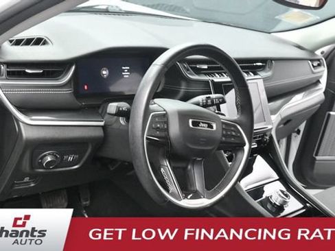 Used 2022 Jeep Grand Cherokee Laredo w/ Luxury Tech Group I AWD/4WD image 27