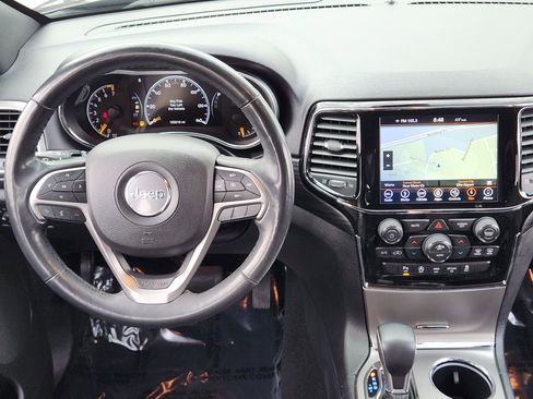 Used 2019 Jeep Grand Cherokee Altitude image 28