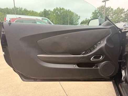 Used 2015 Chevrolet Camaro LT RWD image 9