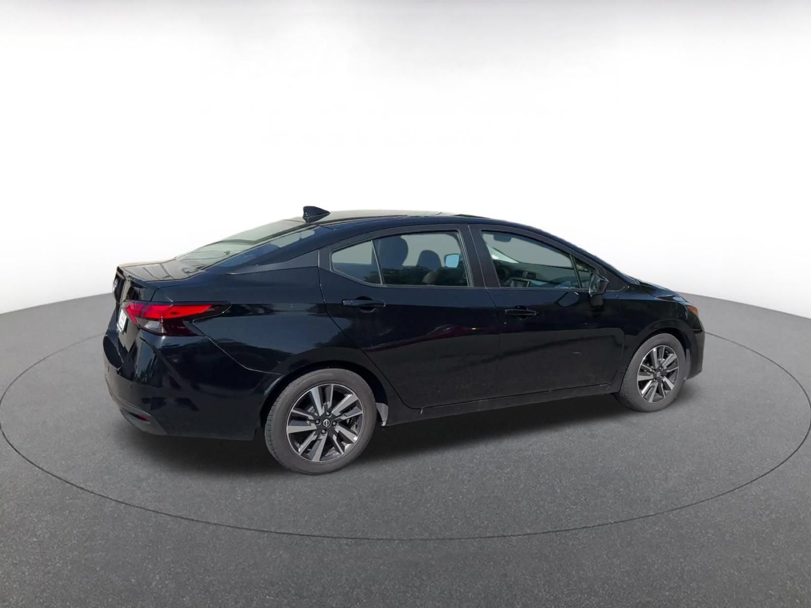 Used 2025 Nissan Versa SV FWD image 13