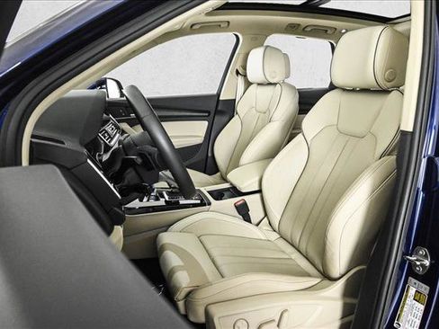 Certified 2025 Audi Q5 2.0T Premium Plus w/ Premium Plus Package image 17