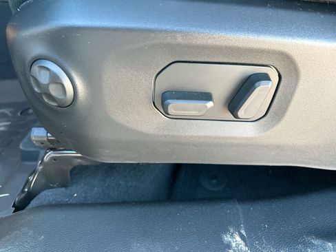 New 2025 Jeep Gladiator Rubicon w/ Convenience Group image 12