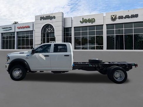 New 2026 RAM 5500 Tradesman w/ Chrome Appearance Group AWD/4WD image 6