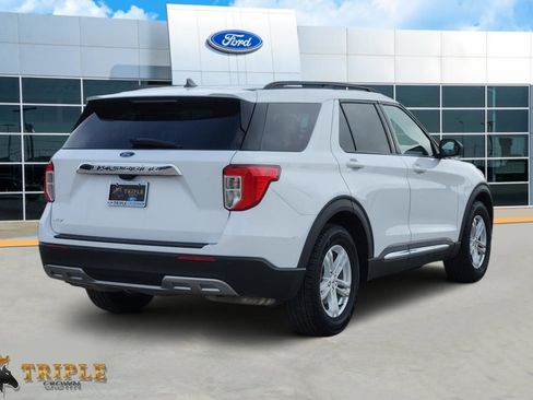 Used 2023 Ford Explorer XLT w/ Equipment Group 202A image 5