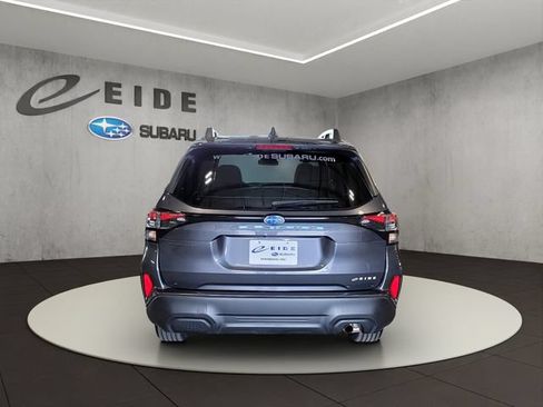 Used 2025 Subaru Forester Premium AWD/4WD image 10