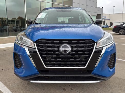 Used 2025 Nissan Kicks Play S FWD image 5