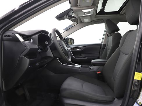 Used 2022 Toyota RAV4 XLE w/ Convenience Package image 21