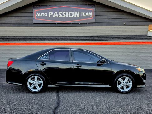 Used 2014 Toyota Camry SE image 6