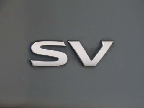 Used 2024 Nissan Rogue SV image 6