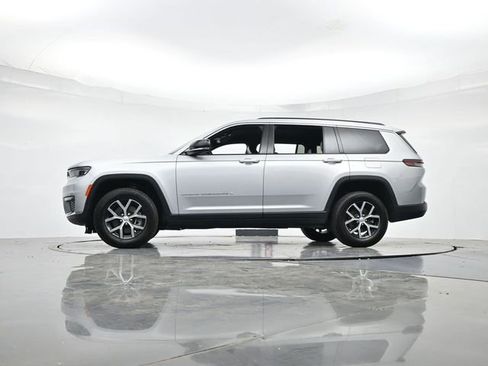 Used 2025 Jeep Grand Cherokee L Limited AWD/4WD image 37