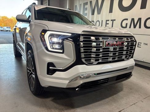 New 2026 GMC Terrain Denali w/ LPO, Floor Liner Package AWD/4WD image 35