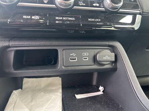 Used 2025 Honda Pilot Touring image 24