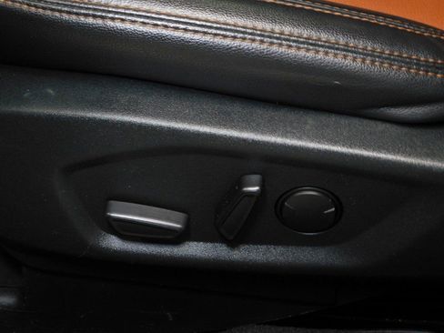 Used 2019 Ford Explorer XLT w/ XLT Desert Copper Package image 33