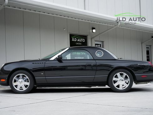 Used 2004 Ford Thunderbird Premium image 9