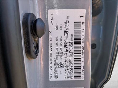 Used 2019 Toyota Tacoma TRD Off-Road image 23