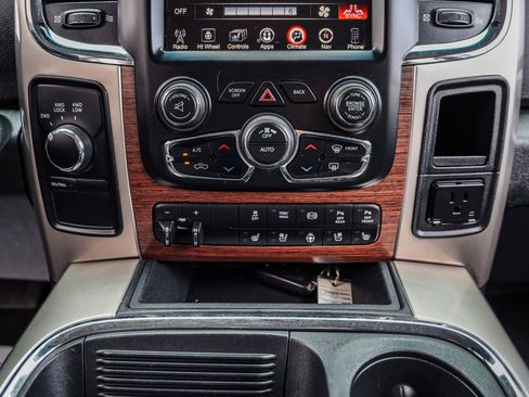 Used 2016 RAM 3500 Laramie AWD/4WD image 17