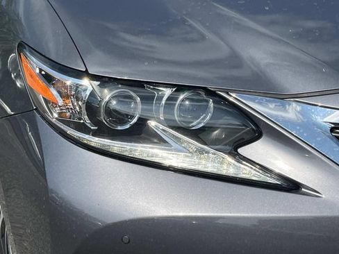 Used 2017 Lexus ES 350 w/ Luxury Package FWD image 9