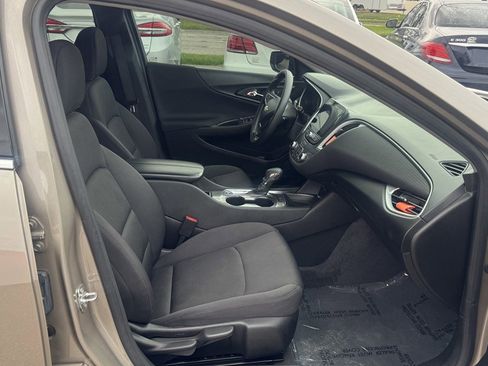 Used 2023 Chevrolet Malibu LT image 28