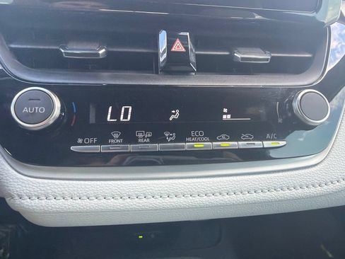 Used 2026 Toyota Corolla SE FWD image 27