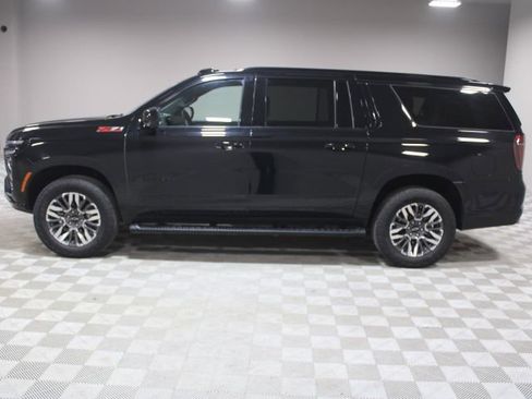 Certified 2025 Chevrolet Suburban Z71 image 7