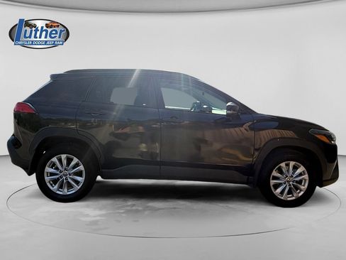 Used 2022 Toyota Corolla Cross LE FWD image 6