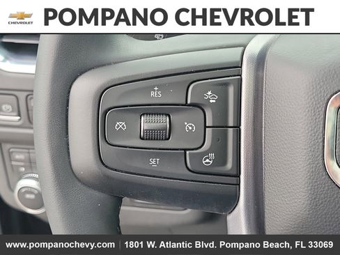 Used 2023 GMC Yukon SLT w/ SLT Premium Package image 32