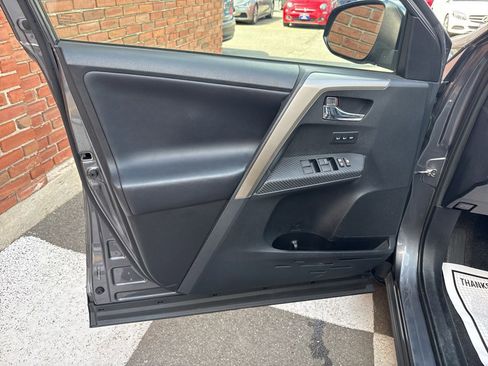 Used 2013 Toyota RAV4 Limited image 34