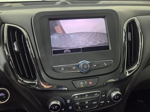 Used 2024 Chevrolet Equinox RS AWD/4WD image 11