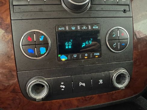 Used 2011 Chevrolet Tahoe LT image 18