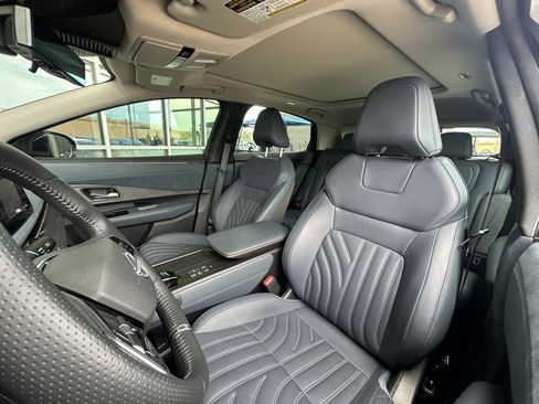 Used 2023 Nissan Ariya image 15