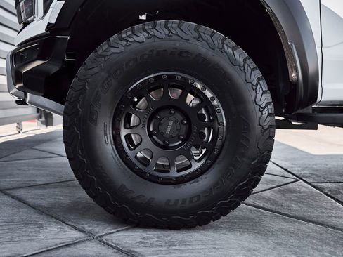 Used 2025 Ford F150 Raptor AWD/4WD image 3
