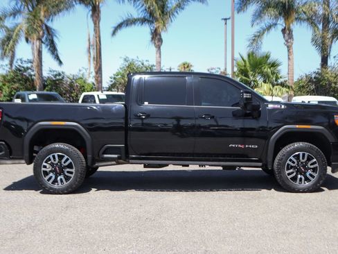 Used 2022 GMC Sierra 2500 AT4 w/ AT4 Preferred Package AWD/4WD image 11