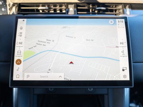 Used 2025 Land Rover Discovery Sport S image 29