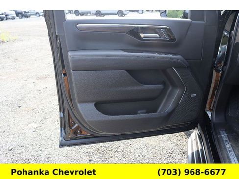 Used 2025 Chevrolet Suburban Premier image 20