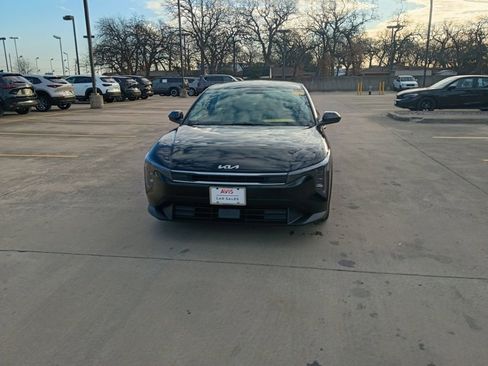 Used 2025 Kia K4 LXS image 3