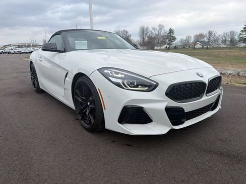 Used 2022 BMW Z4 M40i w/ Premium Package RWD image 3