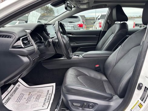 Used 2024 Toyota Camry XSE w/ Navigation Package image 12