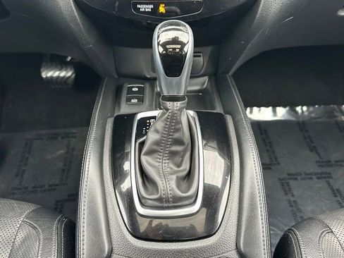 Used 2020 Nissan Rogue SL w/ Premium Package image 38