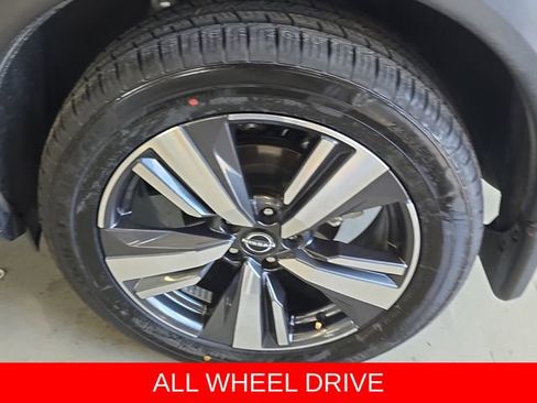 Used 2022 Nissan Rogue SL w/ SL Premium Package image 34