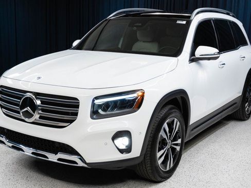 Certified 2026 Mercedes-Benz GLB 250 4MATIC image 1
