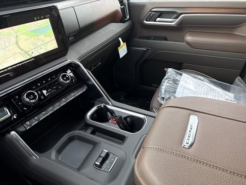 New 2026 GMC Sierra 2500 Denali w/ Denali Reserve Package AWD/4WD image 23