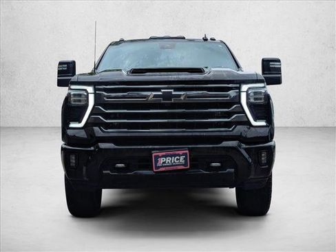 Used 2024 Chevrolet Silverado 3500 High Country w/ Technology Package AWD/4WD image 2