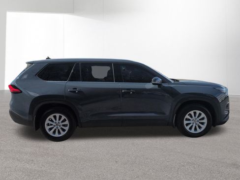 Used 2024 Toyota Grand Highlander XLE image 4