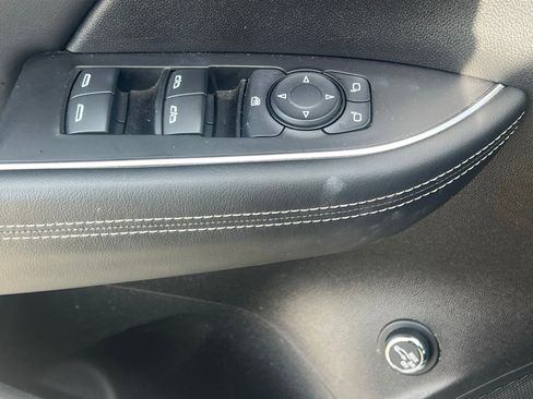 Used 2023 Buick Envision Essence w/ Sport Touring Package image 25