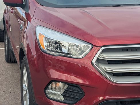 Used 2019 Ford Escape SE image 4