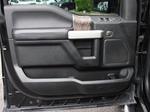 Used 2019 Ford F250 Lariat w/ Lariat Ultimate Package image 16