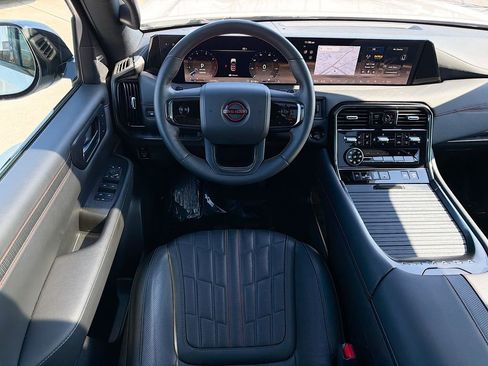 Used 2025 Nissan Armada PRO-4X w/ Pro-4X Premium Package image 11