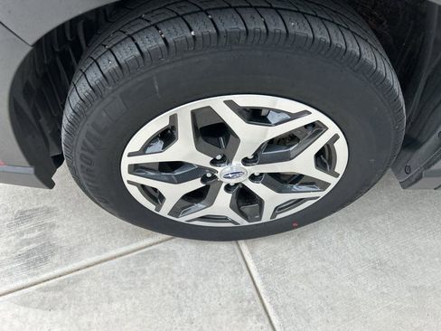 Used 2019 Subaru Forester Premium w/ All-Weather Package AWD/4WD image 5