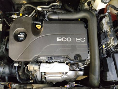 Used 2018 Chevrolet Equinox Premier image 30