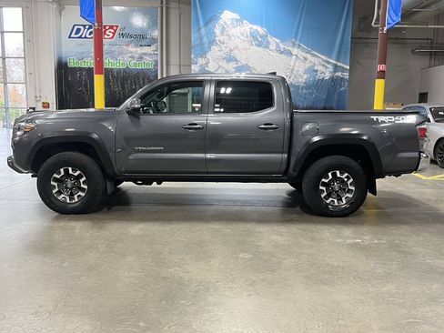 Used 2023 Toyota Tacoma TRD Off-Road image 2